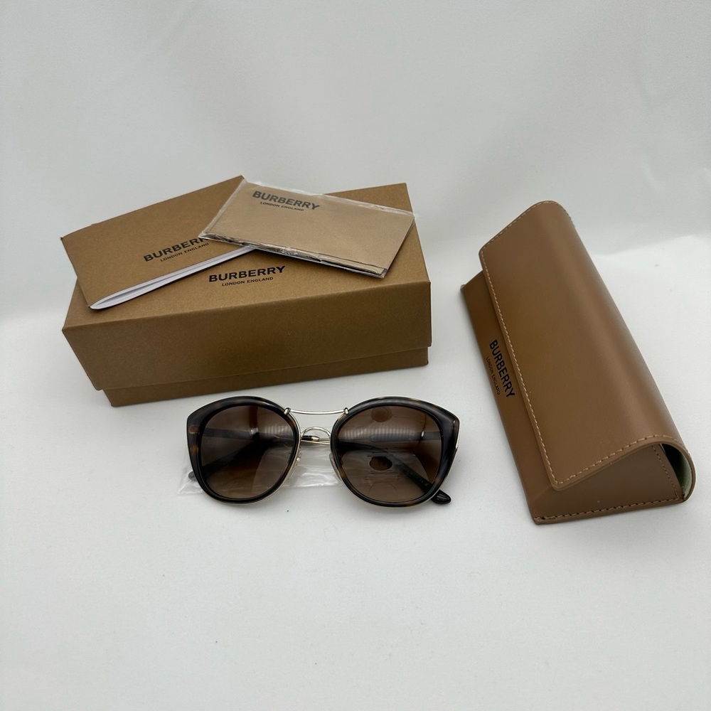 [[NWOT]] BURBERRY Sunglasses